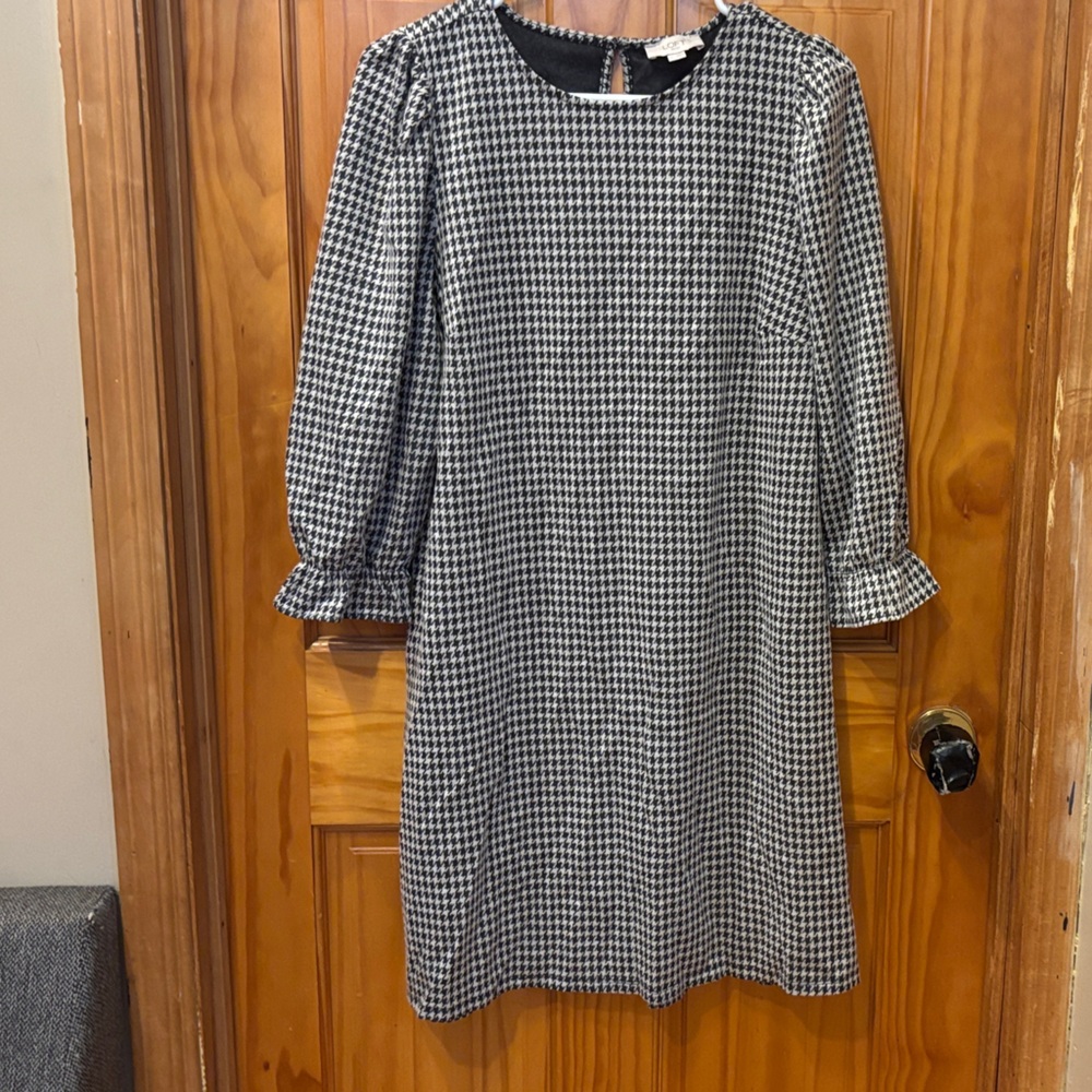 LOFT Monochrome Houndstooth Dress